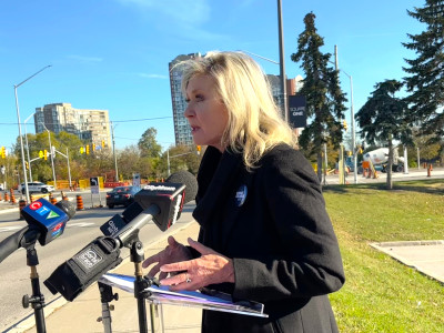 As Bonnie Crombie surges ahead in latest poll, her campaign sharpens contrast with key opponents