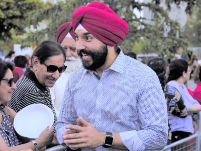 Bains grilled in House of Commons over photo with director of company that sold land to Brampton