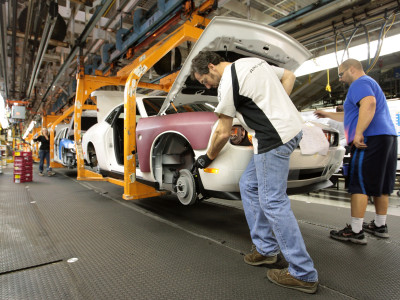 Brampton Stellantis plant remains shuttered amid mounting fears of shift to US