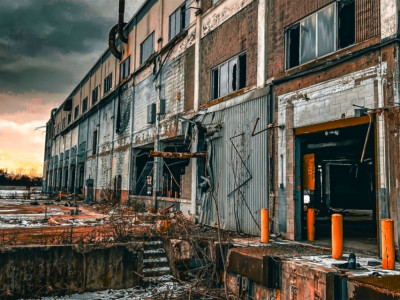 Family with history of legal troubles asks Superior Court to overturn order requiring cleanup of crumbling GM property