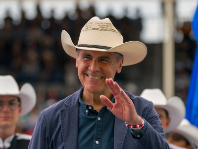 Mark Carney’s pipeline plan shelves emissions targets
