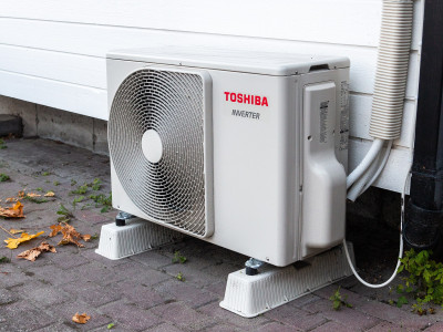 Ontario heat pump rebate set to end; faster transition needed to curb greenhouse gas emissions