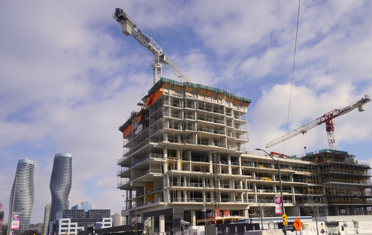 As Mississauga extends cuts to fees developers pay, questions swirl about who will cover multi-billion-dollar gap for infrastructure