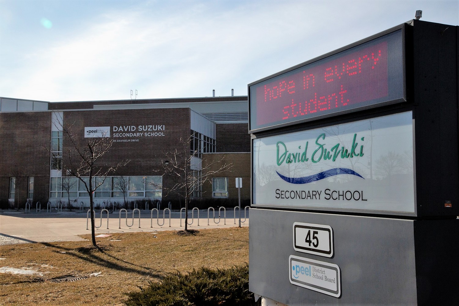 Ford government plans to expand average high school class size by almost 30 percent