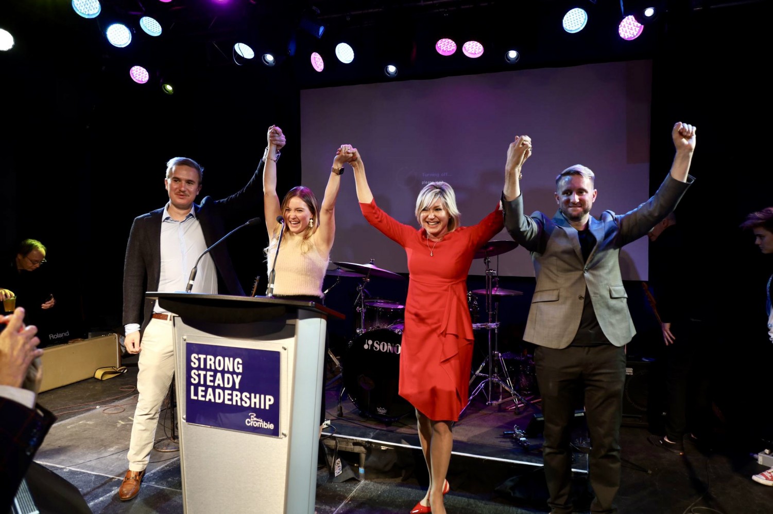 Mississauga Mayor Bonnie Crombie reelected with overwhelming majority; Ron Starr easily defeated by Joe Horneck