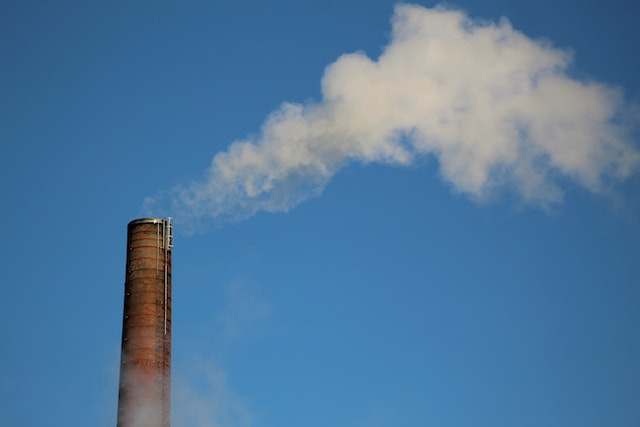 Ontario allows industrial emitters to pollute beyond acceptable levels; environmental law organization calling for change
