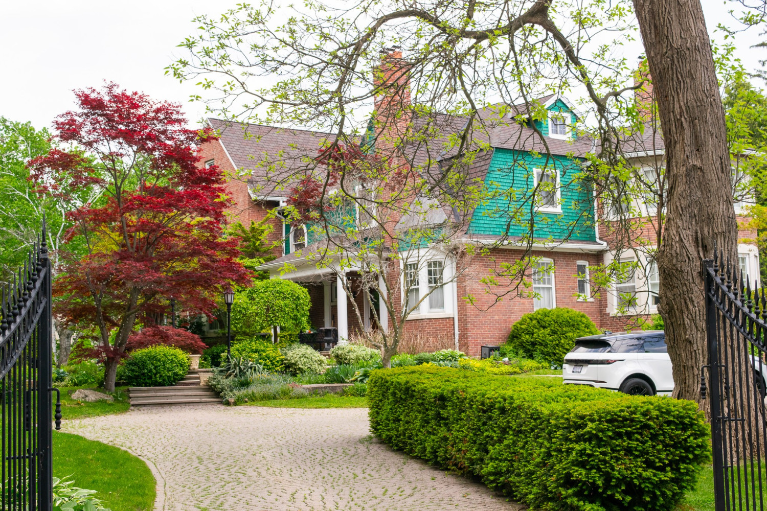 Owners of historic Mississauga lakeside home oppose City Hall move to designate it as heritage property