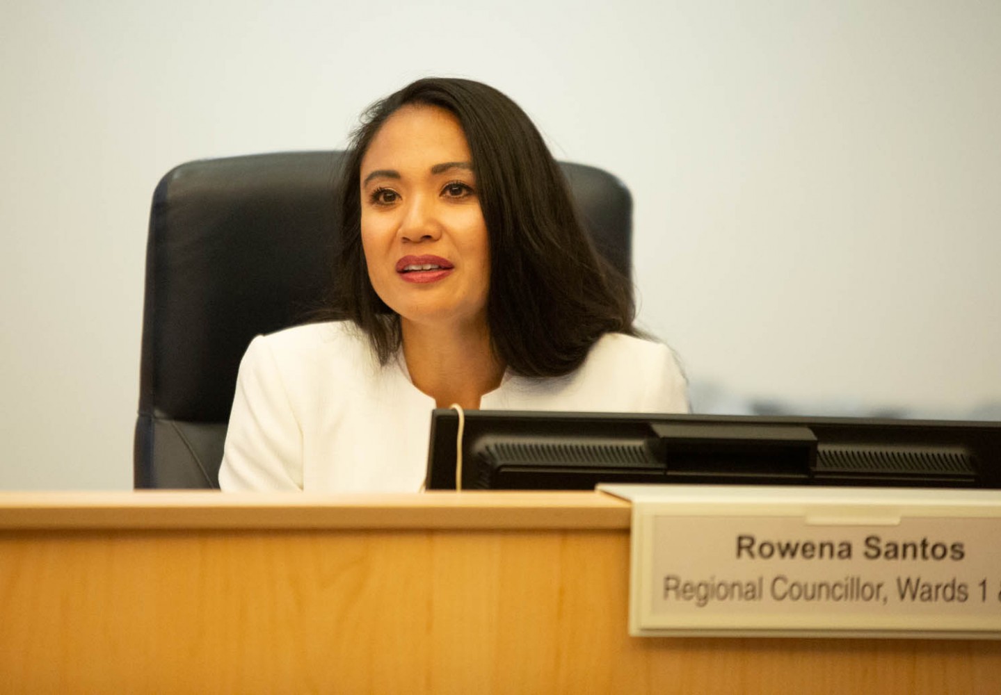 Rowena Santos votes against motion calling for integrity commissioner