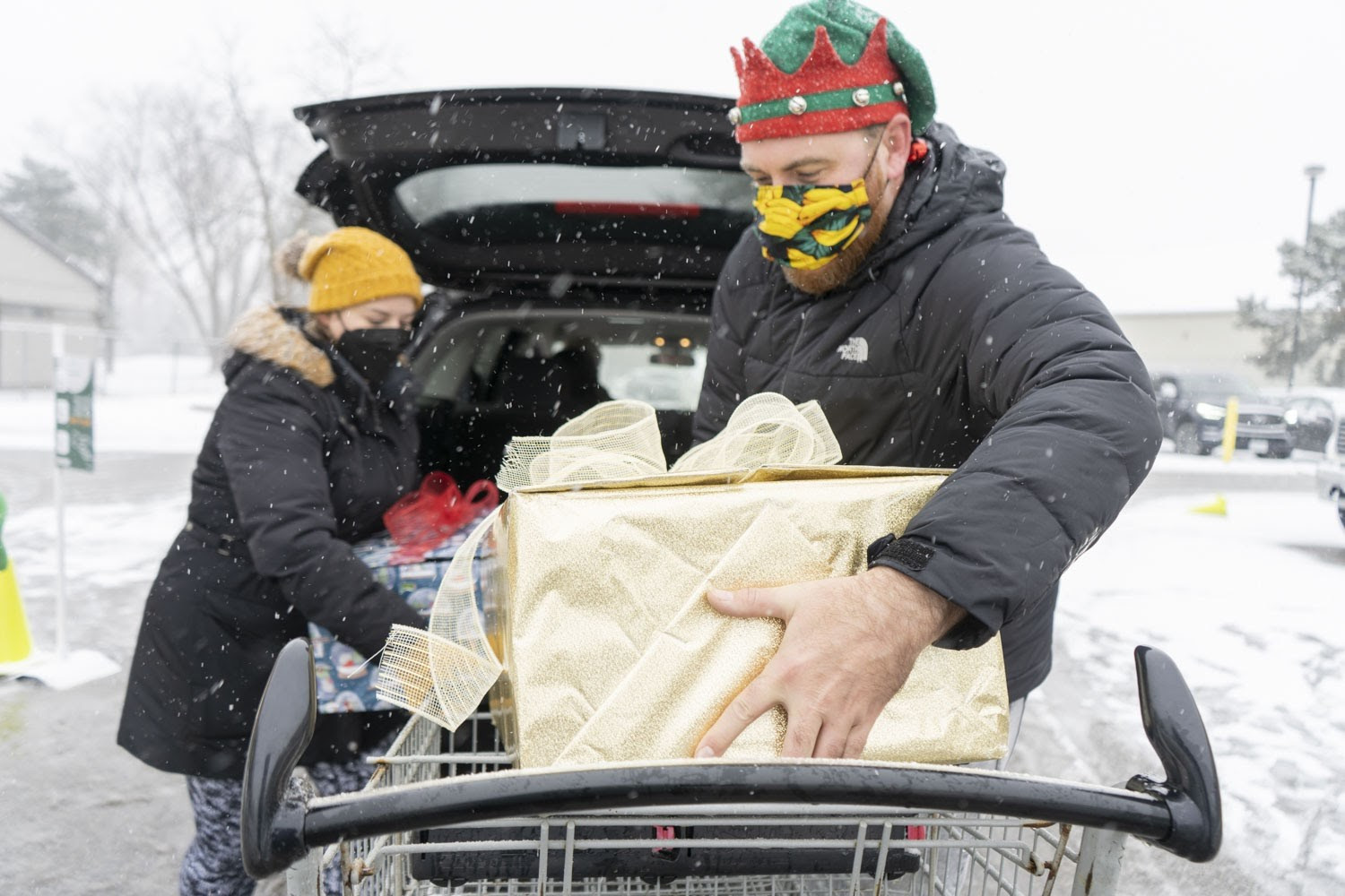 ‘The need is greater than we can meet’: Mississauga Food Bank sounds alarm during holiday food drive 