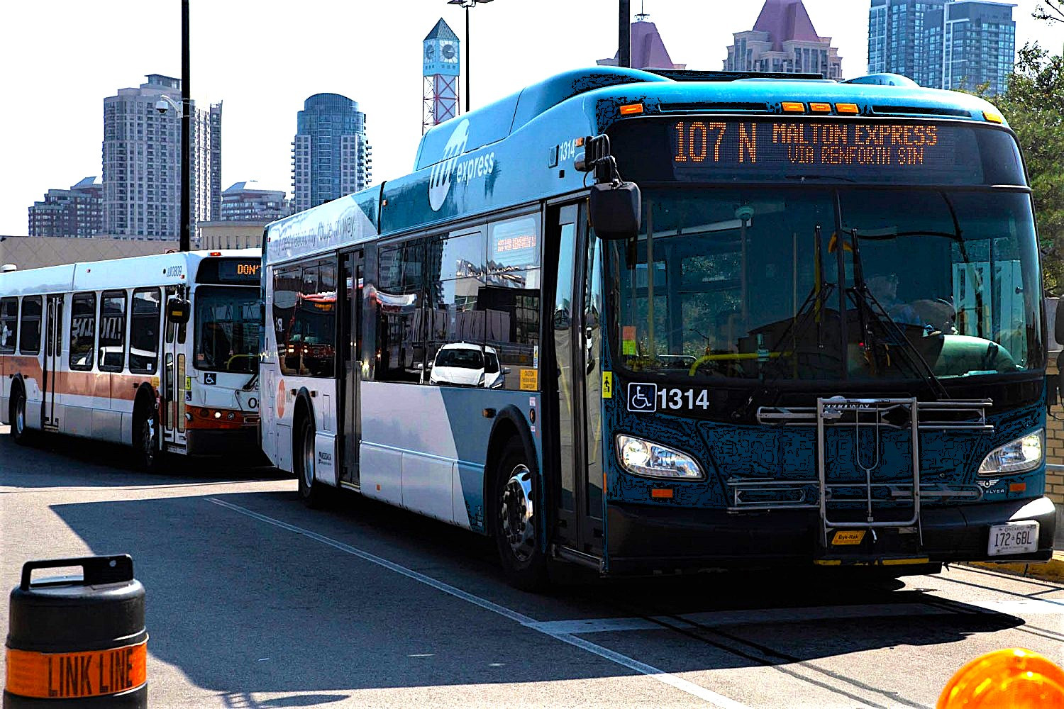 While transit satisfaction in neighbouring Toronto & Brampton craters, it’s a different story in Mississauga 